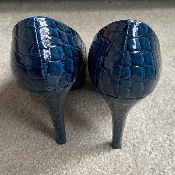 Call It Spring Teal Blue Faux Croc Pumps, Size 39 - Picture 5 of 8
